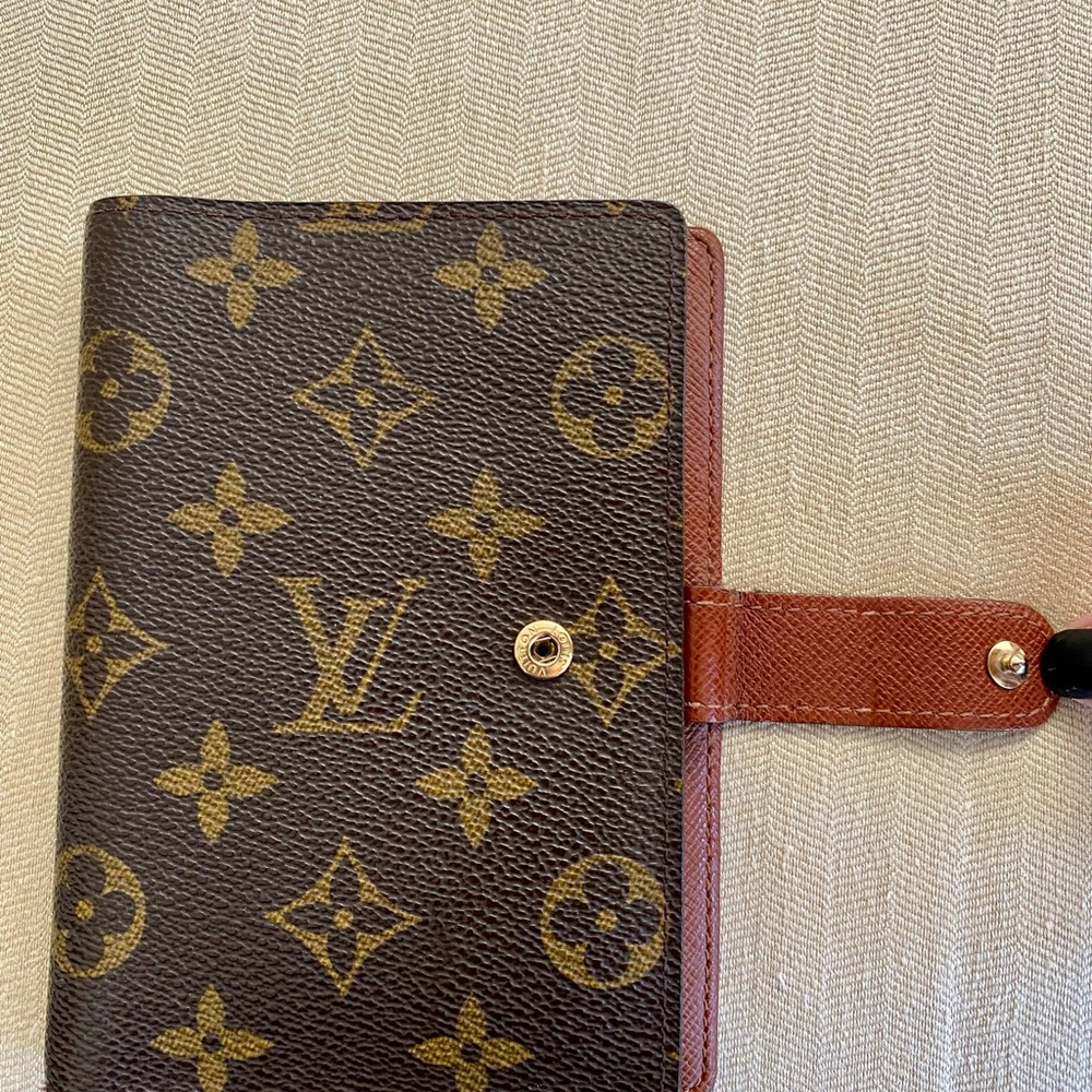 Authentic Louis Vuitton Small agenda! - Picture 3 of 8